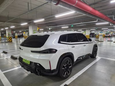 2025 BMW XM photo 7