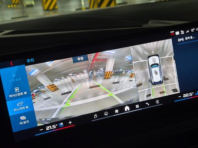 2025 BMW XM 缩略图 12