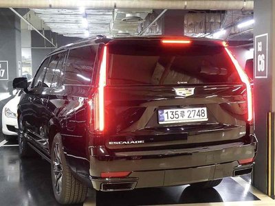 CADILLAC ESCALADE - 4