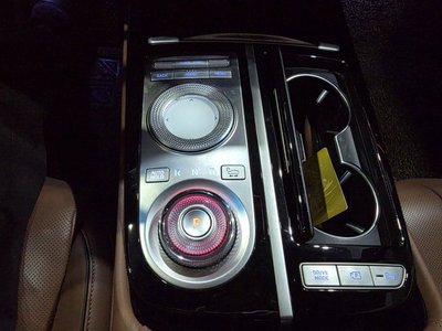 GENESIS G80 (RG3) - 9