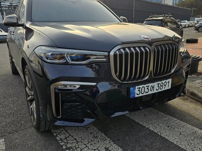 BMW X7 - 7