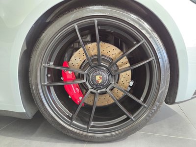 PORSCHE 911 - 6