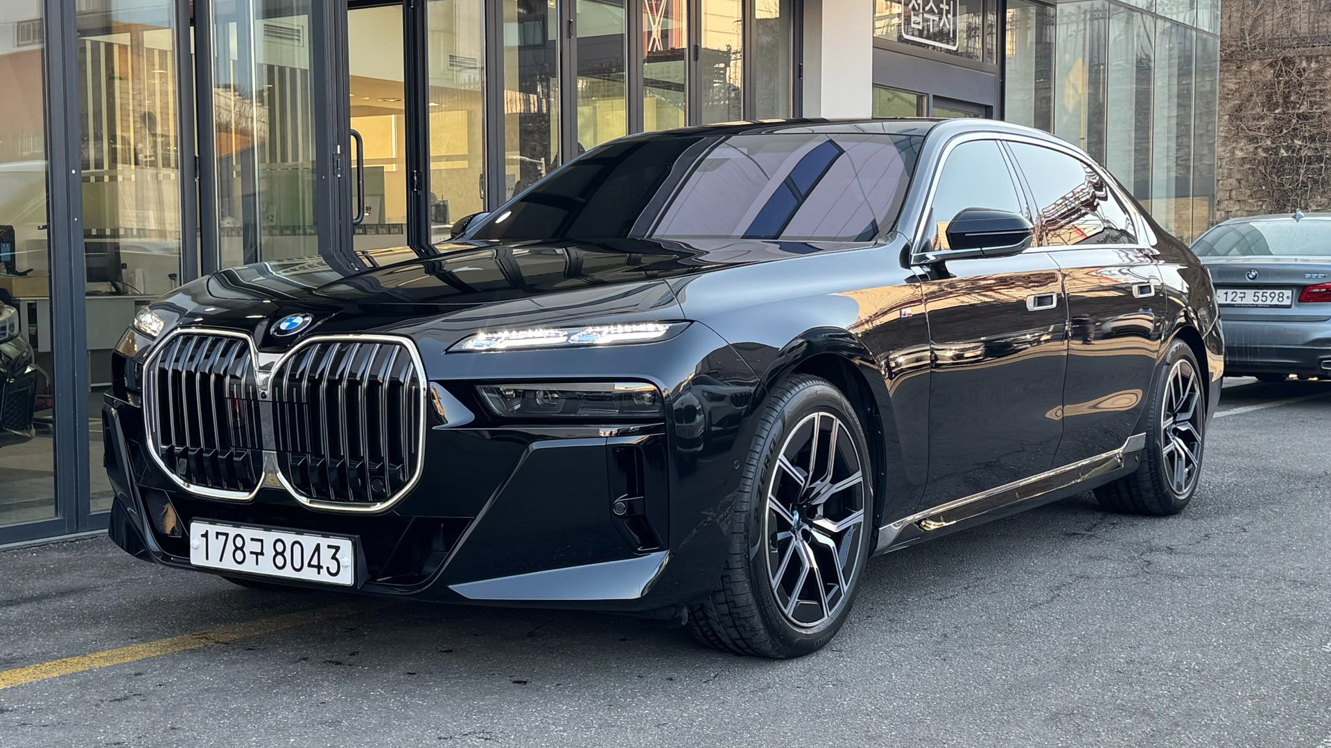 BMW 7 SERIES - View 1