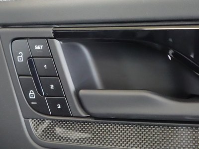2025 Porsche CAYENNE 照片 10