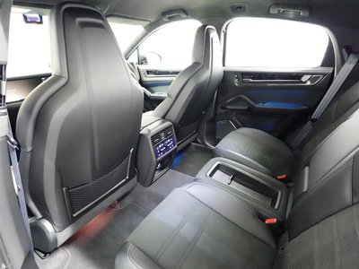 2025 Porsche CAYENNE 缩略图 22