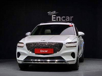 صورة 2 لـ 2023 Genesis GV70