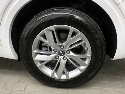 صورة 8 لـ 2023 Genesis GV70