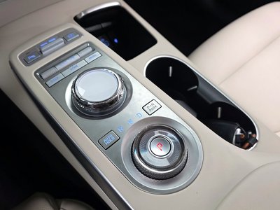 صورة مصغرة 12 لـ 2023 Genesis GV70