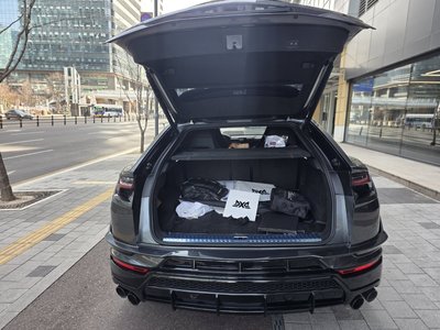 LAMBORGHINI URUS - 4