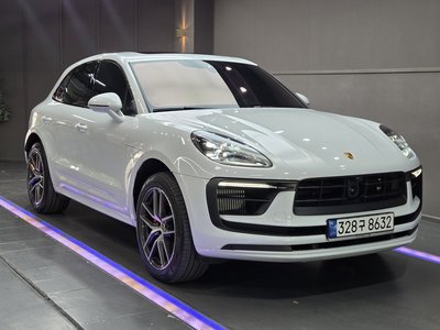 PORSCHE MACAN - 4