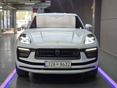 PORSCHE MACAN - 3