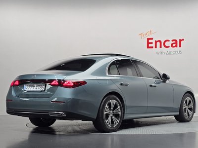 MERCEDES-BENZ E-CLASS - 4