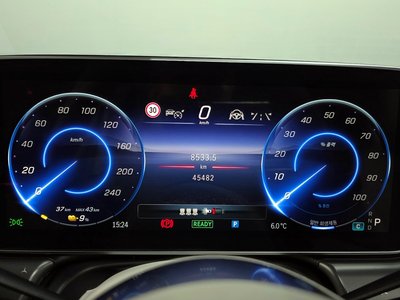 MERCEDES-BENZ EQE - 8