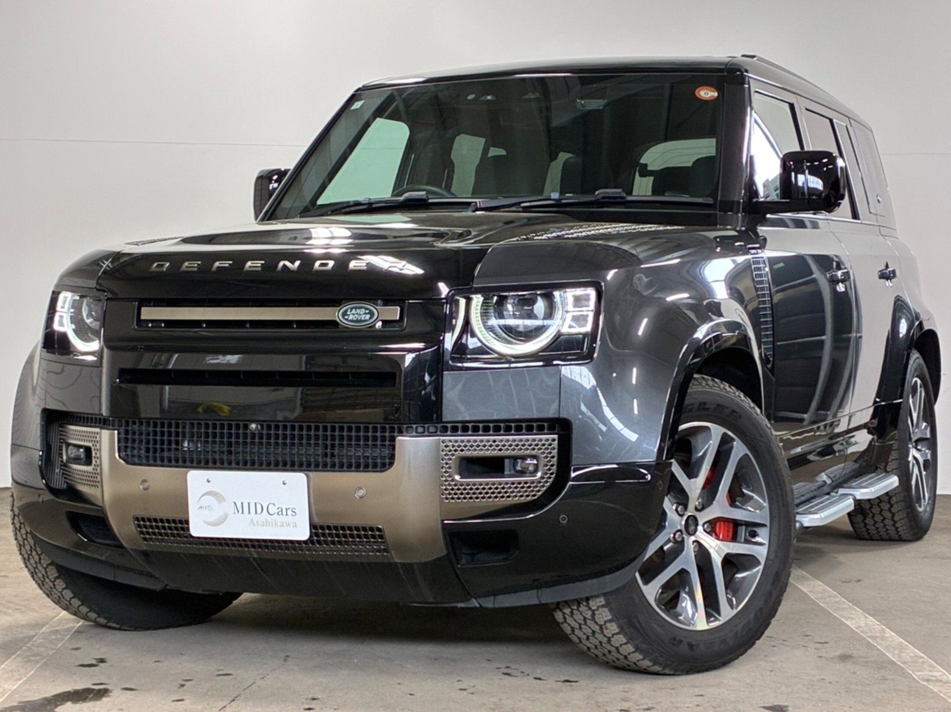 LAND ROVER DEFENDER - View 1