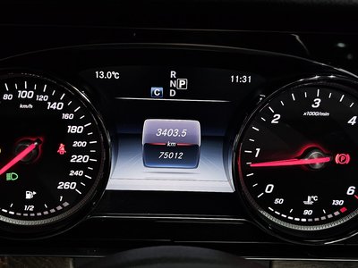 MERCEDES-BENZ E-CLASS - 8