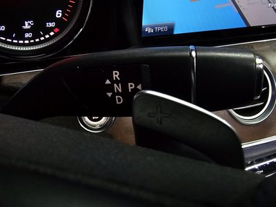 MERCEDES-BENZ E-CLASS - 9