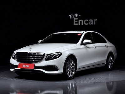 MERCEDES-BENZ E-CLASS - 1