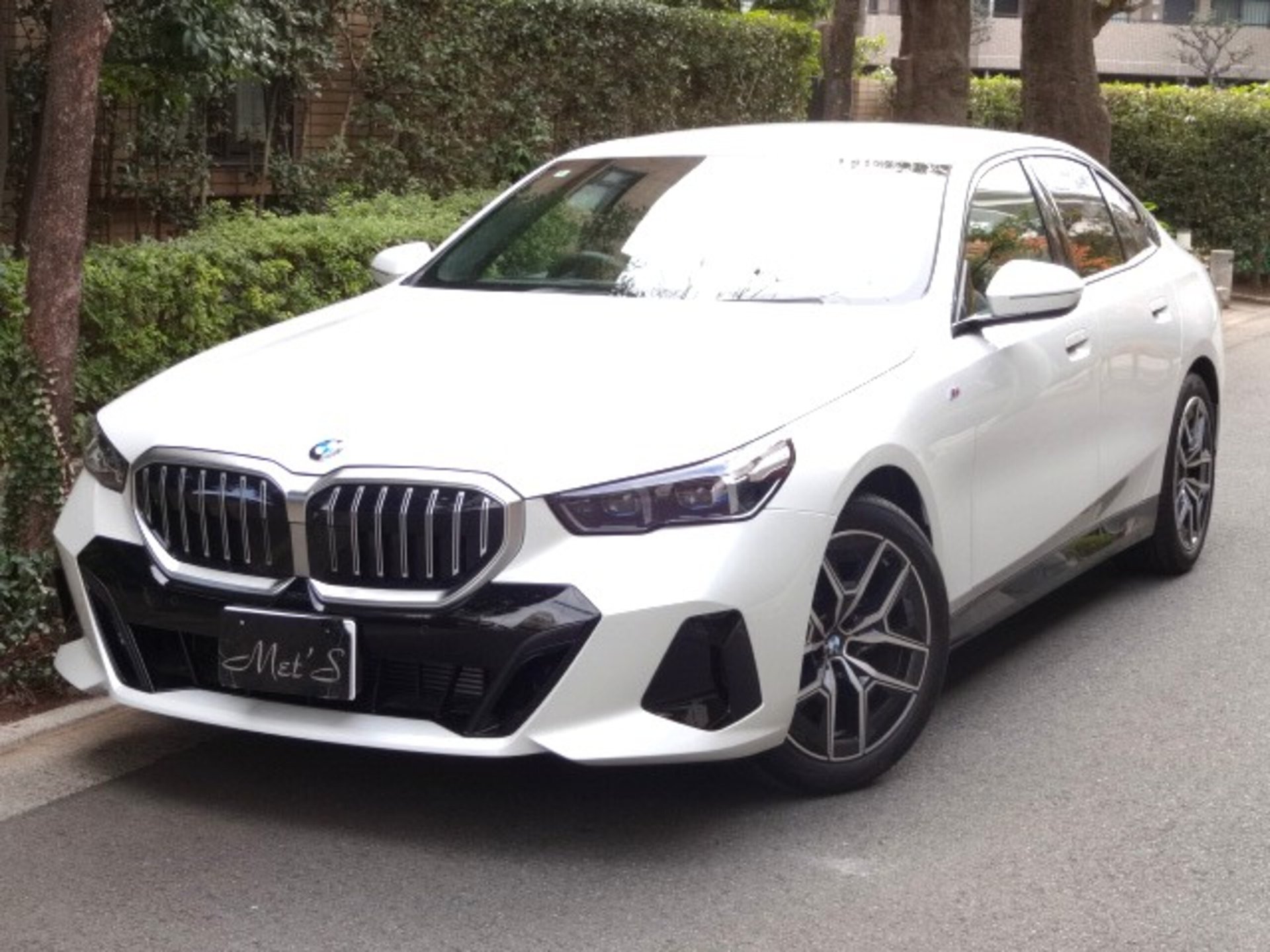 BMW 5 SERIES - View 1