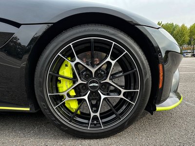 ASTON MARTIN VANTAGE - 6