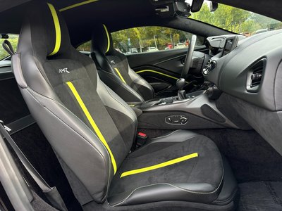 ASTON MARTIN VANTAGE - 10