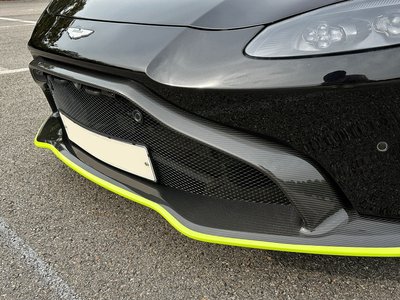 ASTON MARTIN VANTAGE - 7