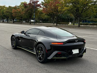 ASTON MARTIN VANTAGE - 4