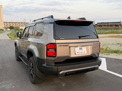 TOYOTA LAND CRUISER 250 - 9