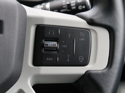 صورة 8 لـ 2023 LAND Rover DEFENDER
