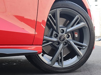 صورة 8 لـ 2023 AUDI S3 SEDAN