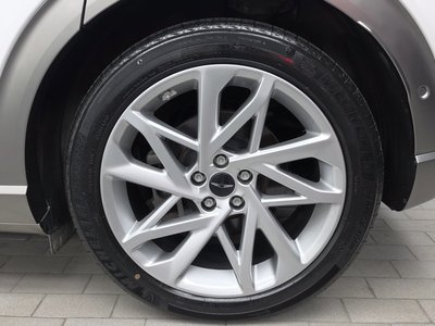 2022 Genesis GV60 photo 8