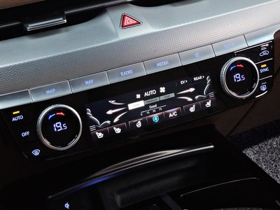 2021 Genesis ELECTRIFIED G80 (RG3) — миниатюра 30
