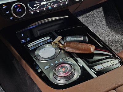 2021 Genesis ELECTRIFIED G80 (RG3) — миниатюра 12