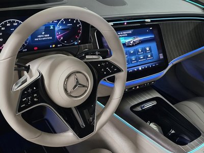 MERCEDES-BENZ E-CLASS - 4