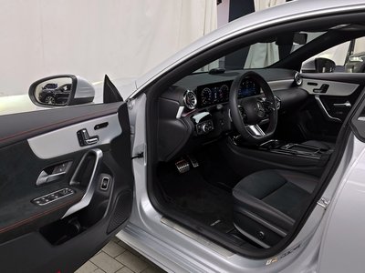 MERCEDES-BENZ CLA - 10