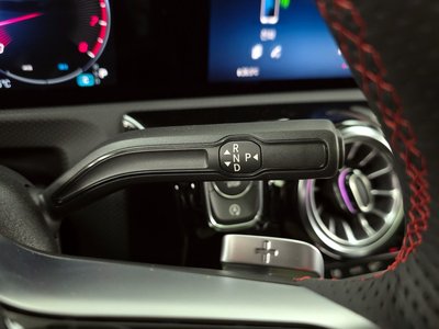 MERCEDES-BENZ CLA - 9