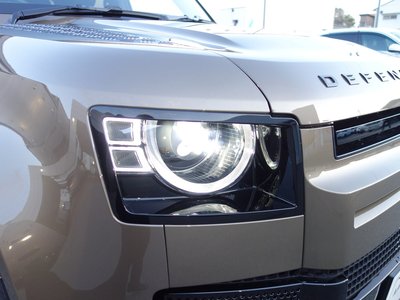 LAND ROVER DEFENDER - 10