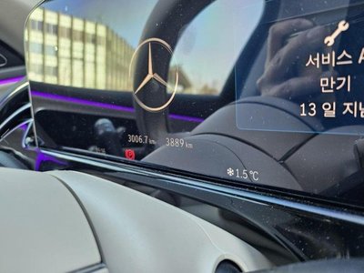 MERCEDES-BENZ E-CLASS - 4