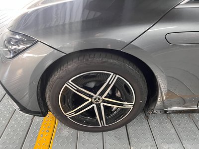 MERCEDES-BENZ EQE - 5