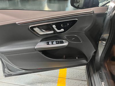 MERCEDES-BENZ EQE - 8