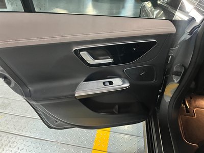 MERCEDES-BENZ EQE - 9