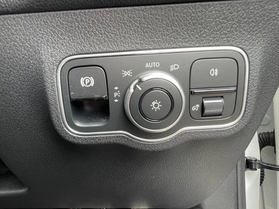 2024 Mercedes-BENZ GLB thumbnail 41