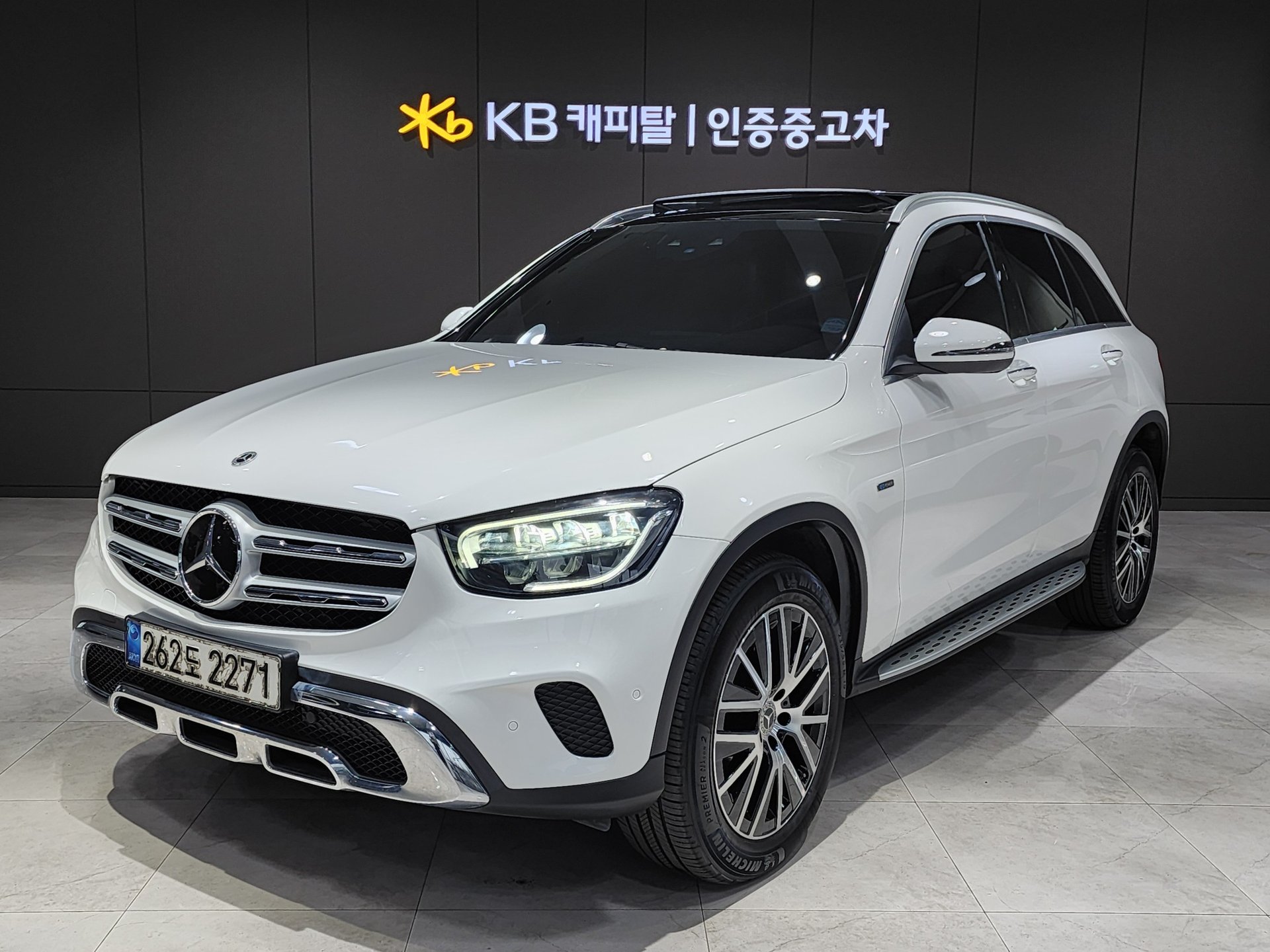 MERCEDES-BENZ GLC - View 1