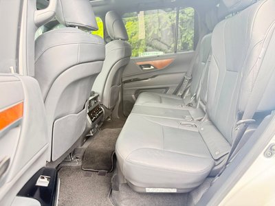 2025 Lexus LX 缩略图 19