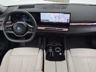 2025 BMW I5 — фото 4