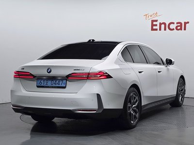 2025 BMW I5 — фото 5