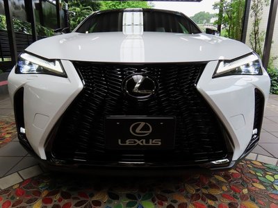 2026 LEXUS UX — фото 10