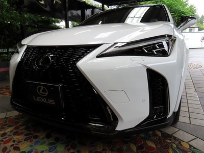 2026 LEXUS UX — фото 1