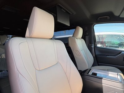 TOYOTA GRAND ACE - 10