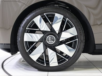 صورة 8 لـ 2025 ROLLS-ROYCE CULLINAN