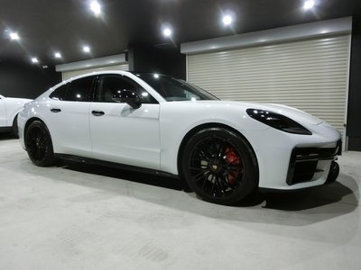 صورة 9 لـ 2024 Porsche PANAMERA